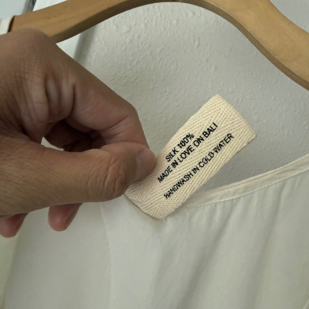 CHINTAMANI white silk asymmetrical hem cropped scoop crew‎ neck tank top - Picture 6 of 6